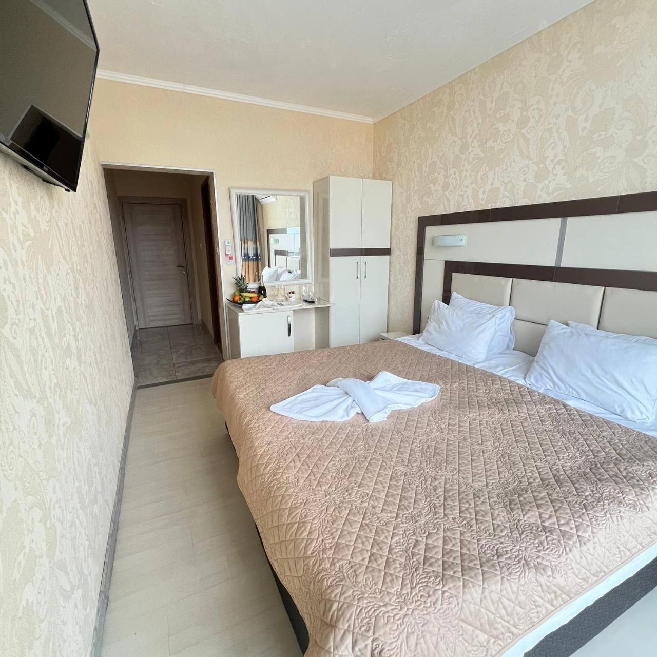 Family Hotel Gallery Sunny Beach Esterno foto