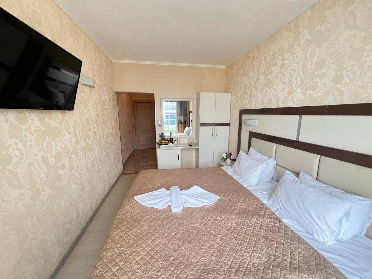 Family Hotel Gallery Sunny Beach Esterno foto