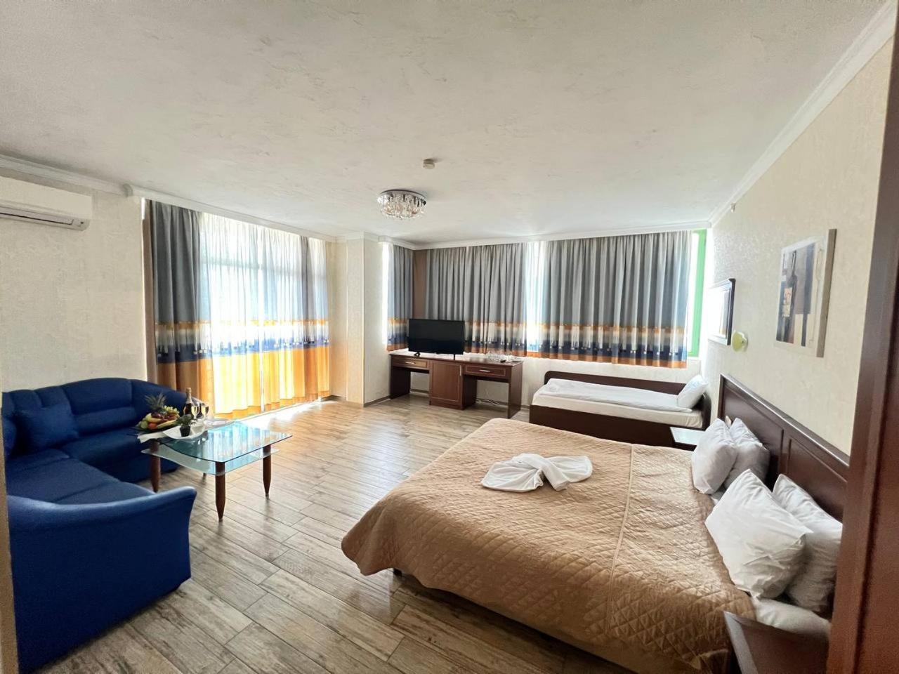 Family Hotel Gallery Sunny Beach Esterno foto